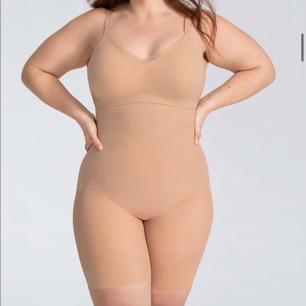 Honeylove SuperPower Shorts in Sand